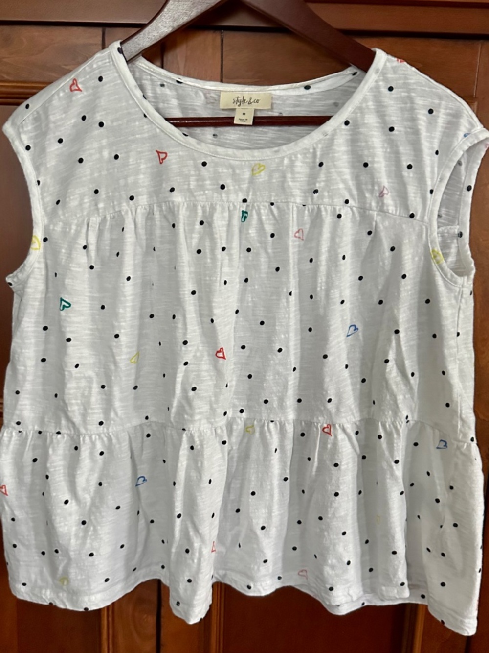 Style and Co. White Black Polka Dots Hearts Cap Sleeves Cotton Top Size M EUC